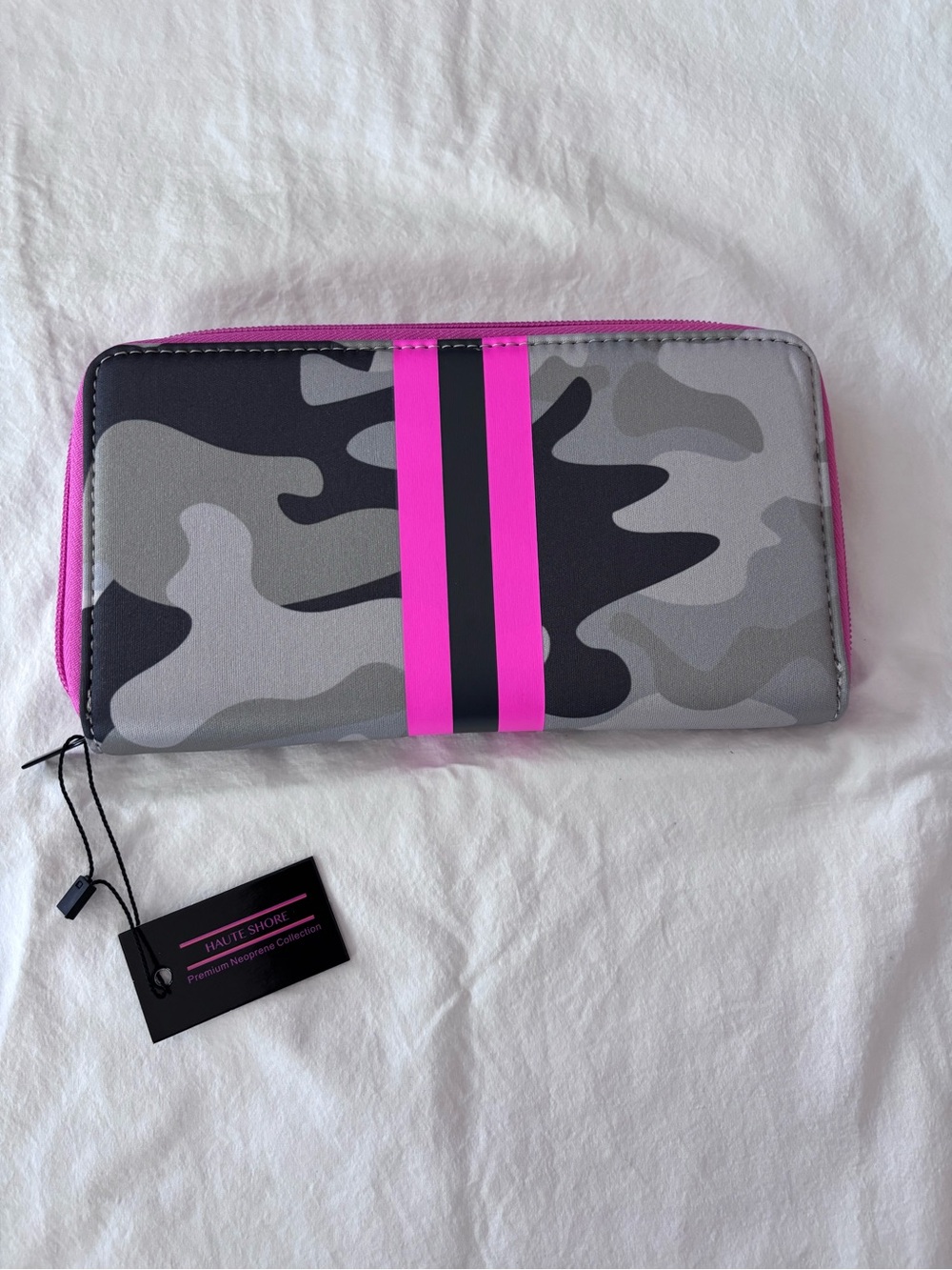 NWT-HAUTE SHORE Grey Camo Cash Cairo Wallet w/Neon Pink and Black Center Stripe
